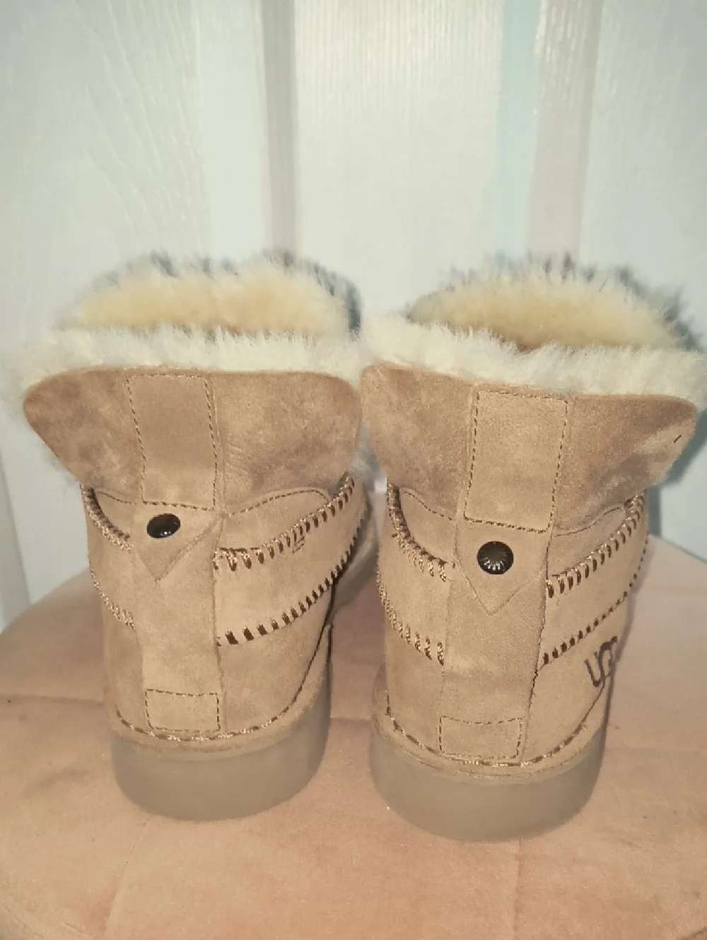UGG Mckay Suede Ankle Boots Size 8 - Picture 7 of 9